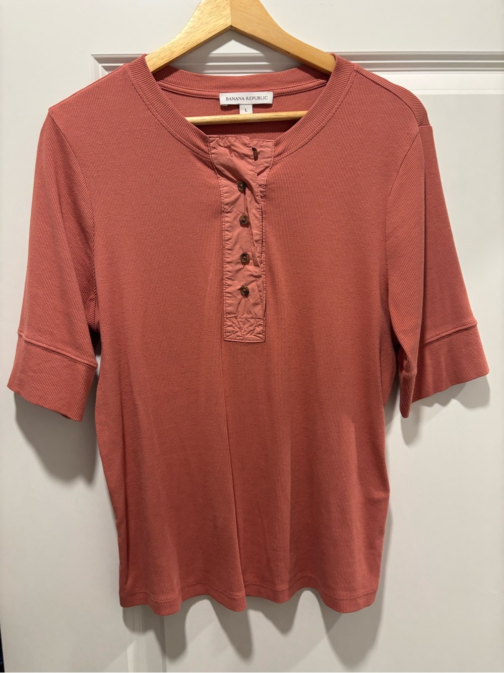 Banana Repulic rust color Henley